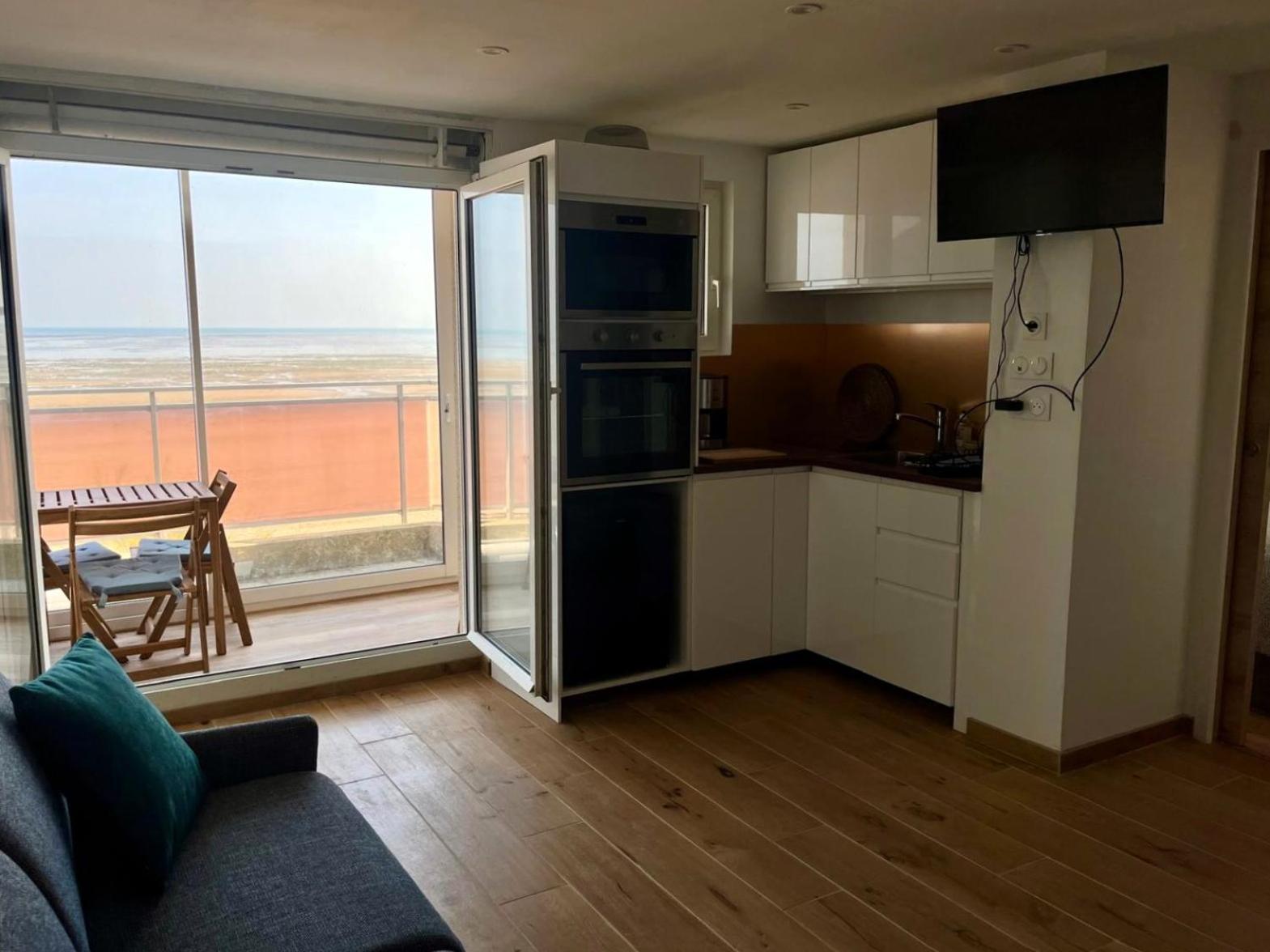 Mettons Les Voiles - Appt Vue Mer Avec Loggia Bernières-sur-Mer Exteriér fotografie