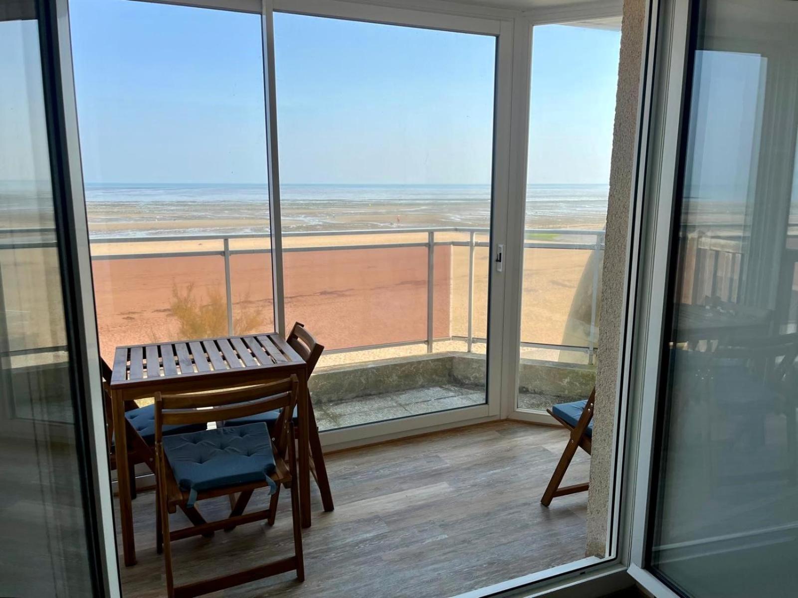 Mettons Les Voiles - Appt Vue Mer Avec Loggia Bernières-sur-Mer Exteriér fotografie