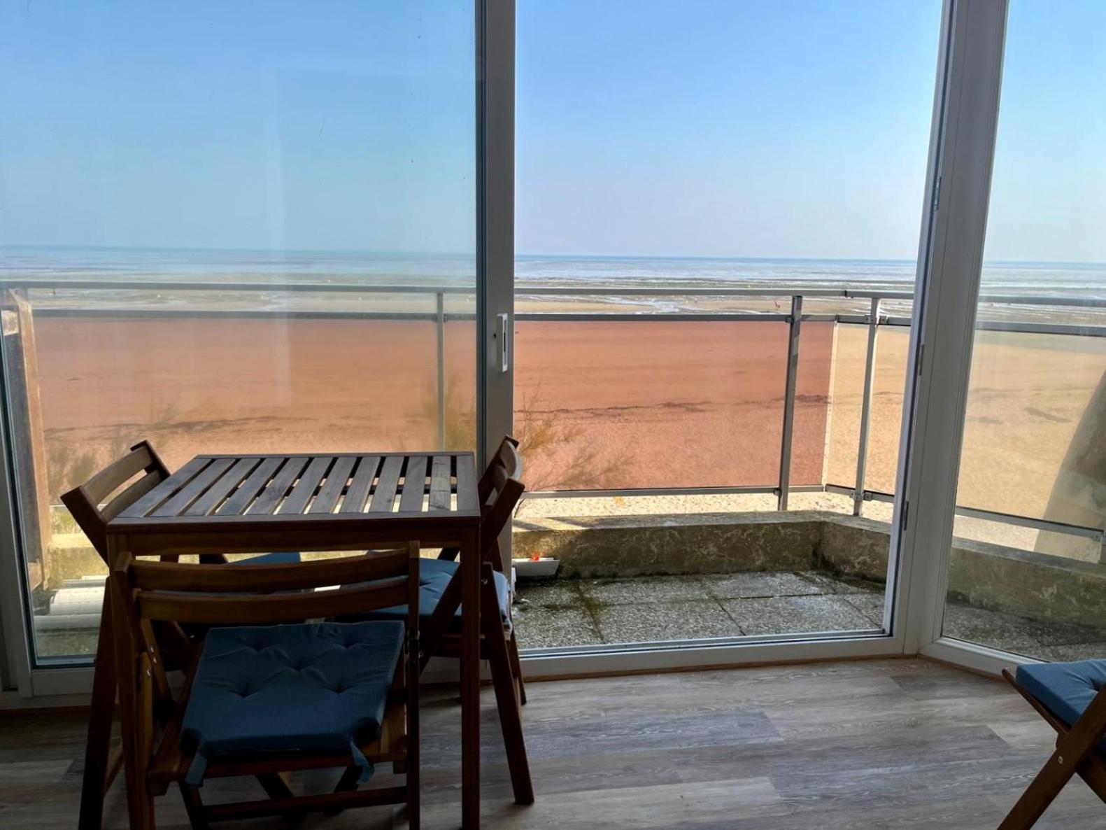 Mettons Les Voiles - Appt Vue Mer Avec Loggia Bernières-sur-Mer Exteriér fotografie