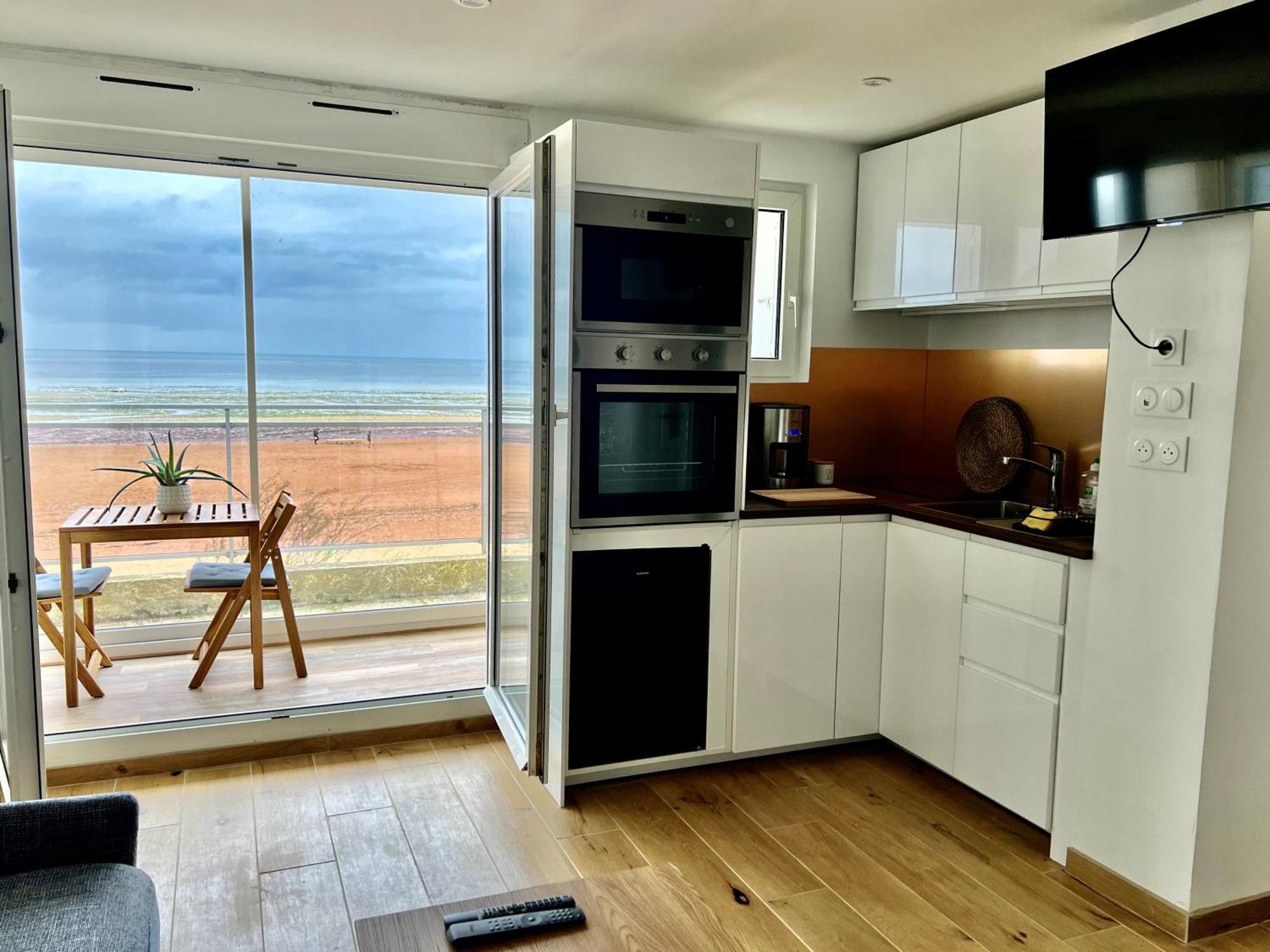 Mettons Les Voiles - Appt Vue Mer Avec Loggia Bernières-sur-Mer Exteriér fotografie